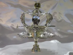000 - 4" Holy Ghost Crown