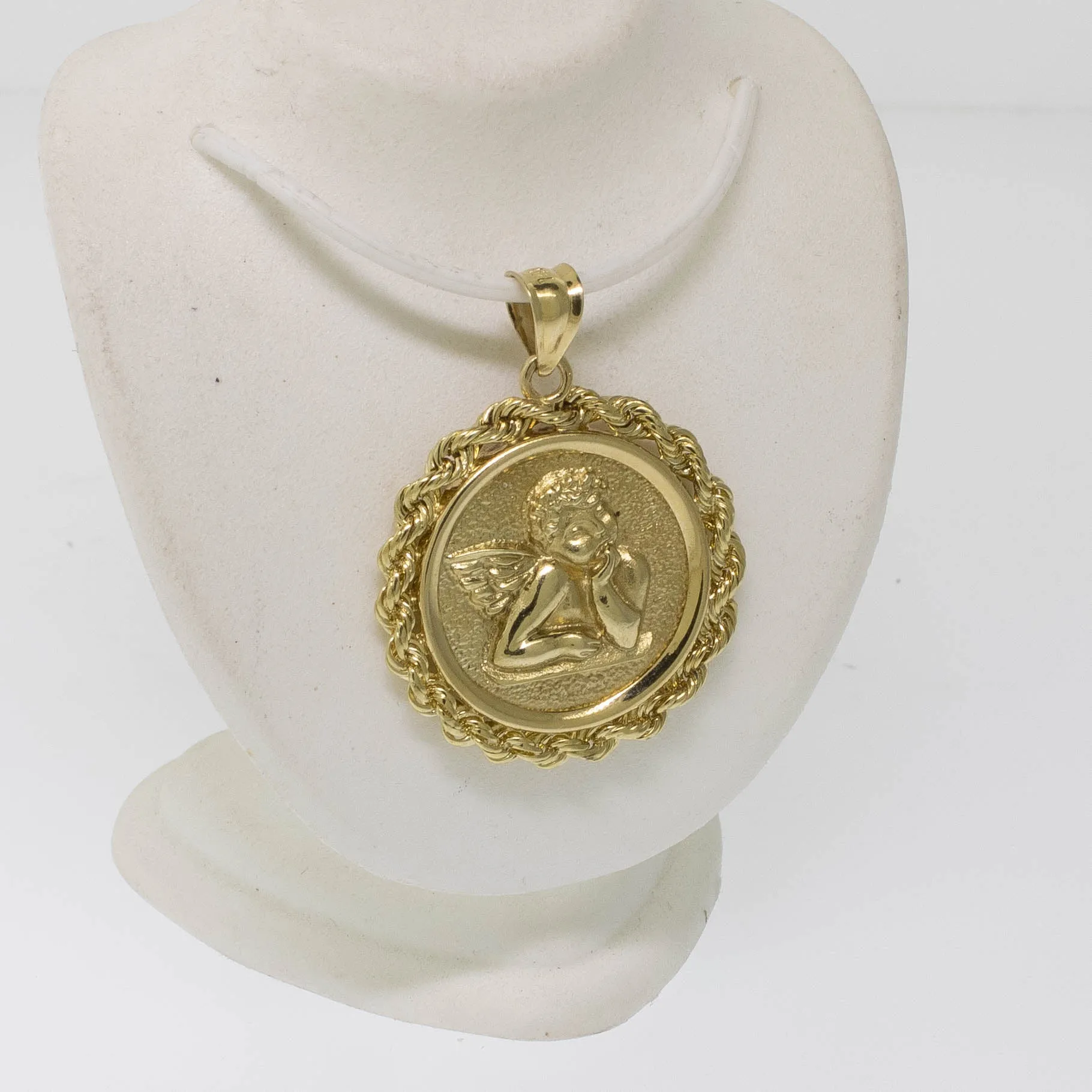 14K Yellow Gold Cherub Charm in Rope Frame About 0.9 Inches Wide Preowned