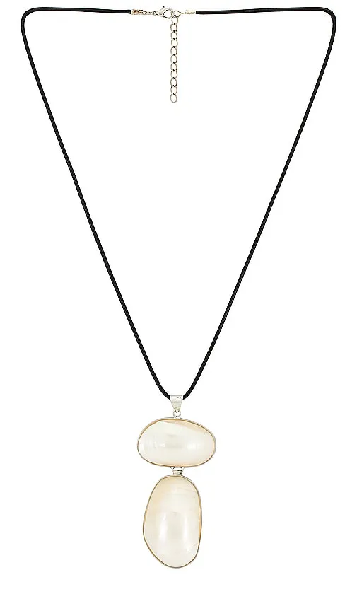 Amber Sceats Pendant Necklace in Ivory