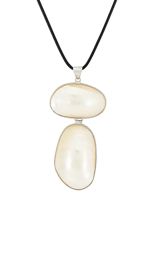 Amber Sceats Pendant Necklace in Ivory