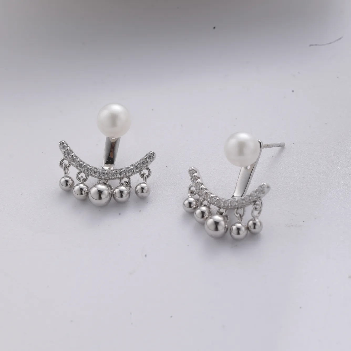 Dancing Lady Pearl Earring