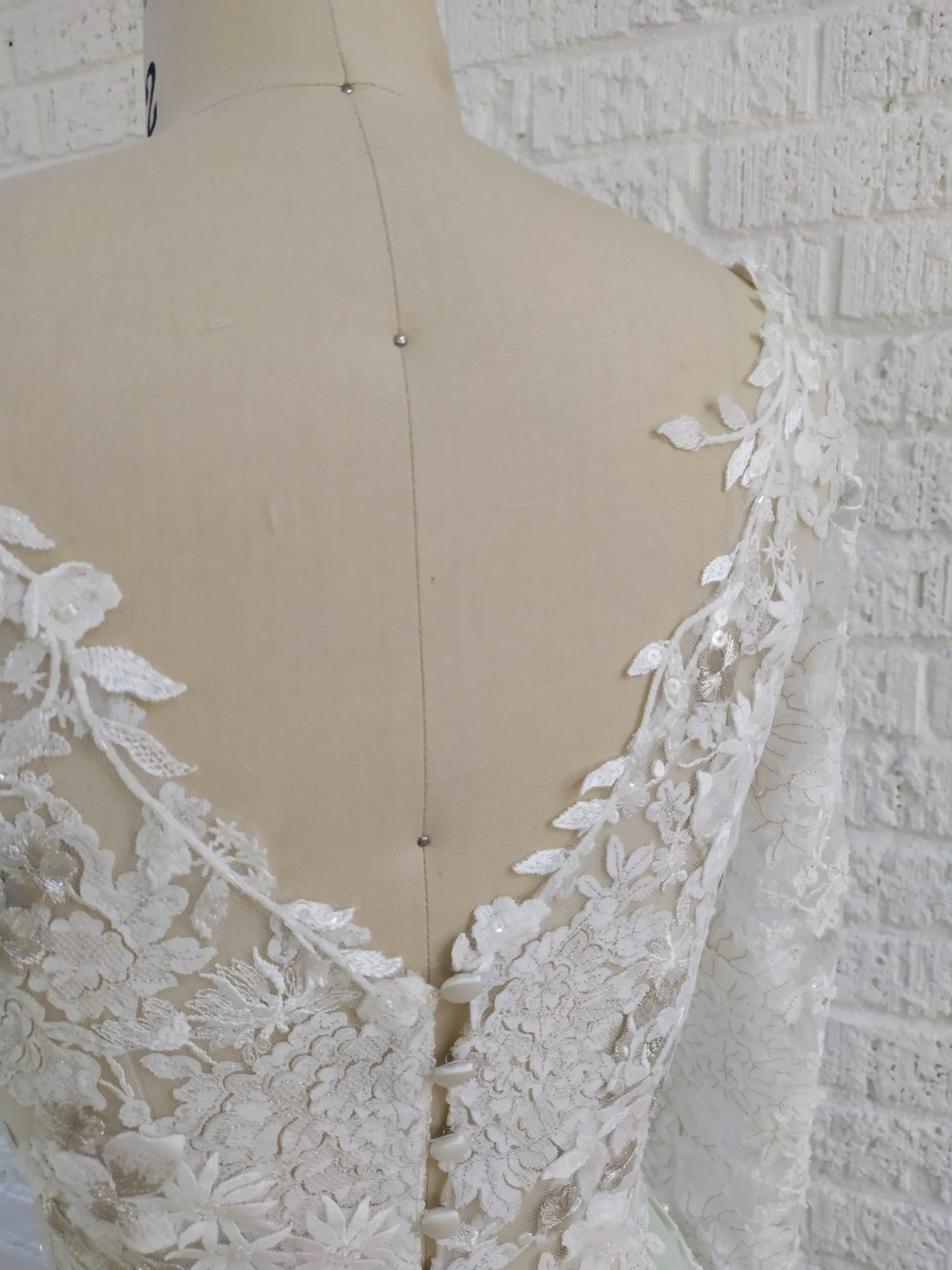 IVY Off the Rack Wedding Dress