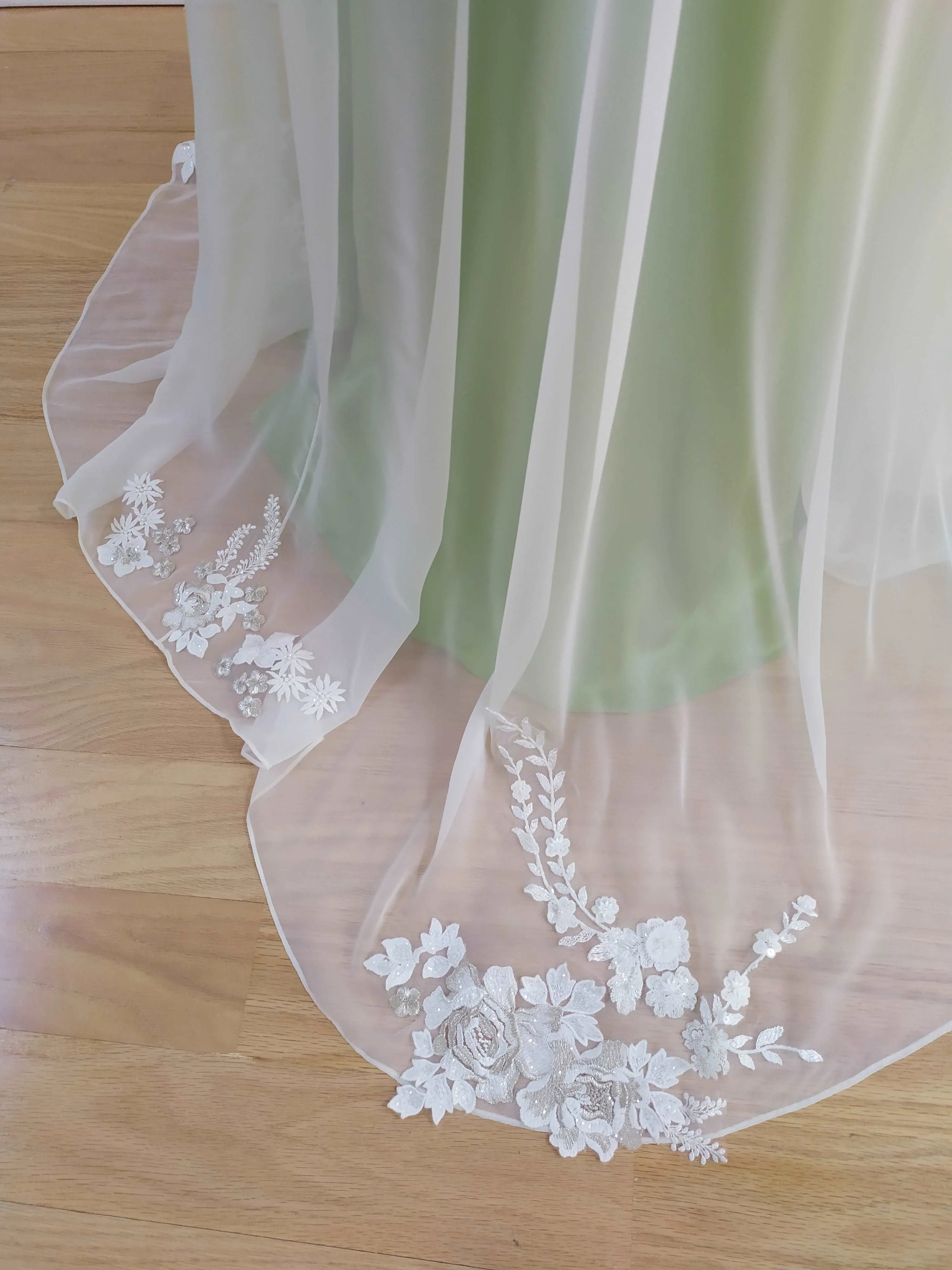 IVY Off the Rack Wedding Dress