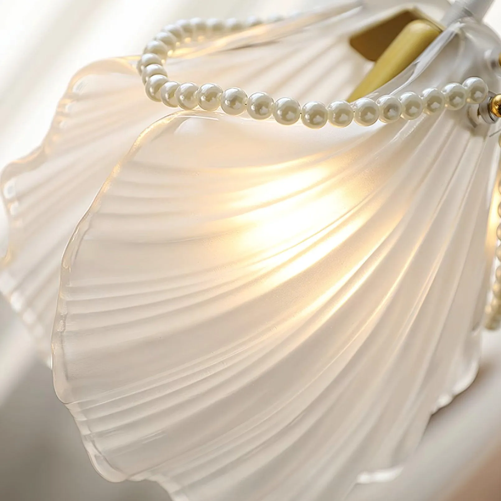 Pearl Shell Pendant Lamp 7.9″- 7.9″