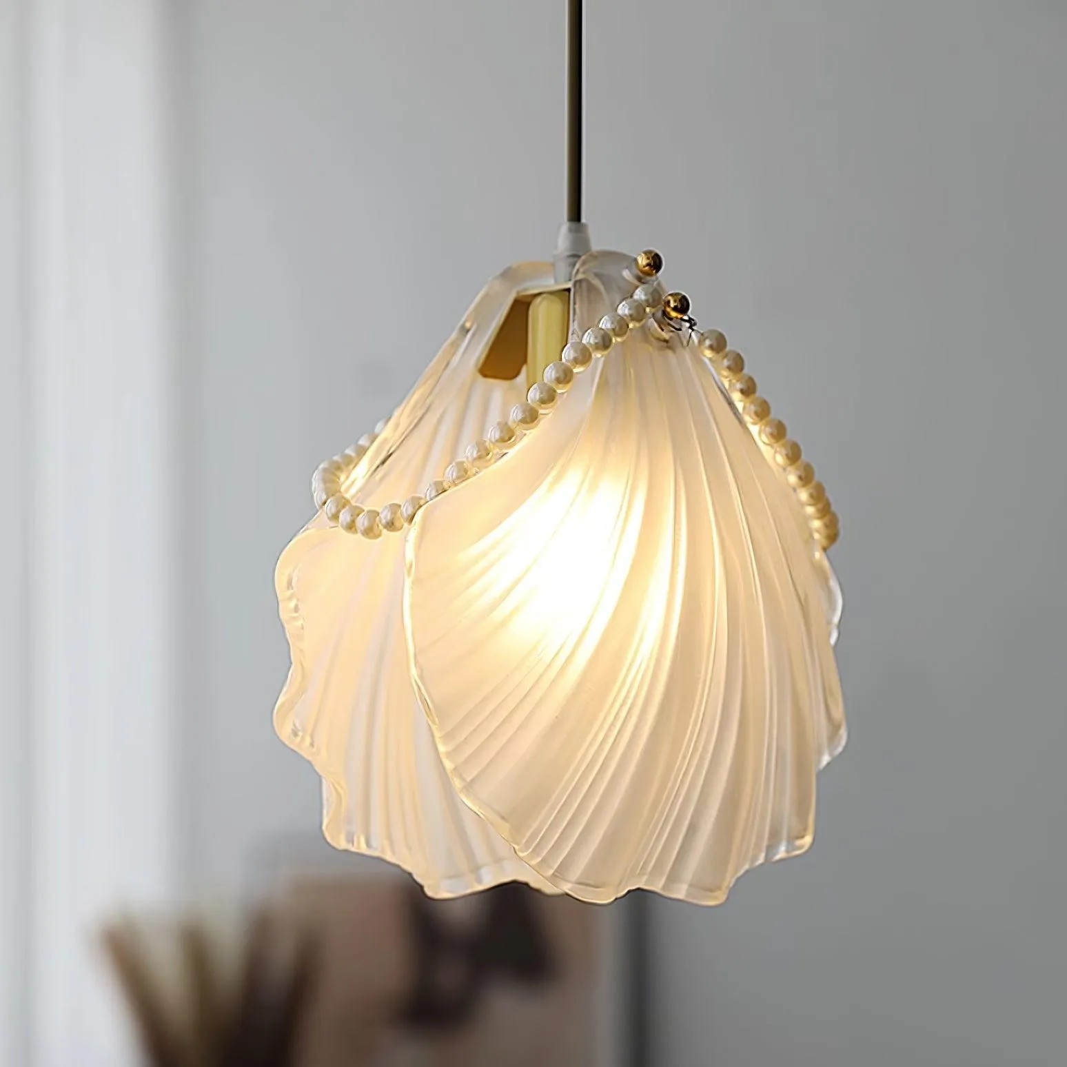 Pearl Shell Pendant Lamp 7.9″- 7.9″