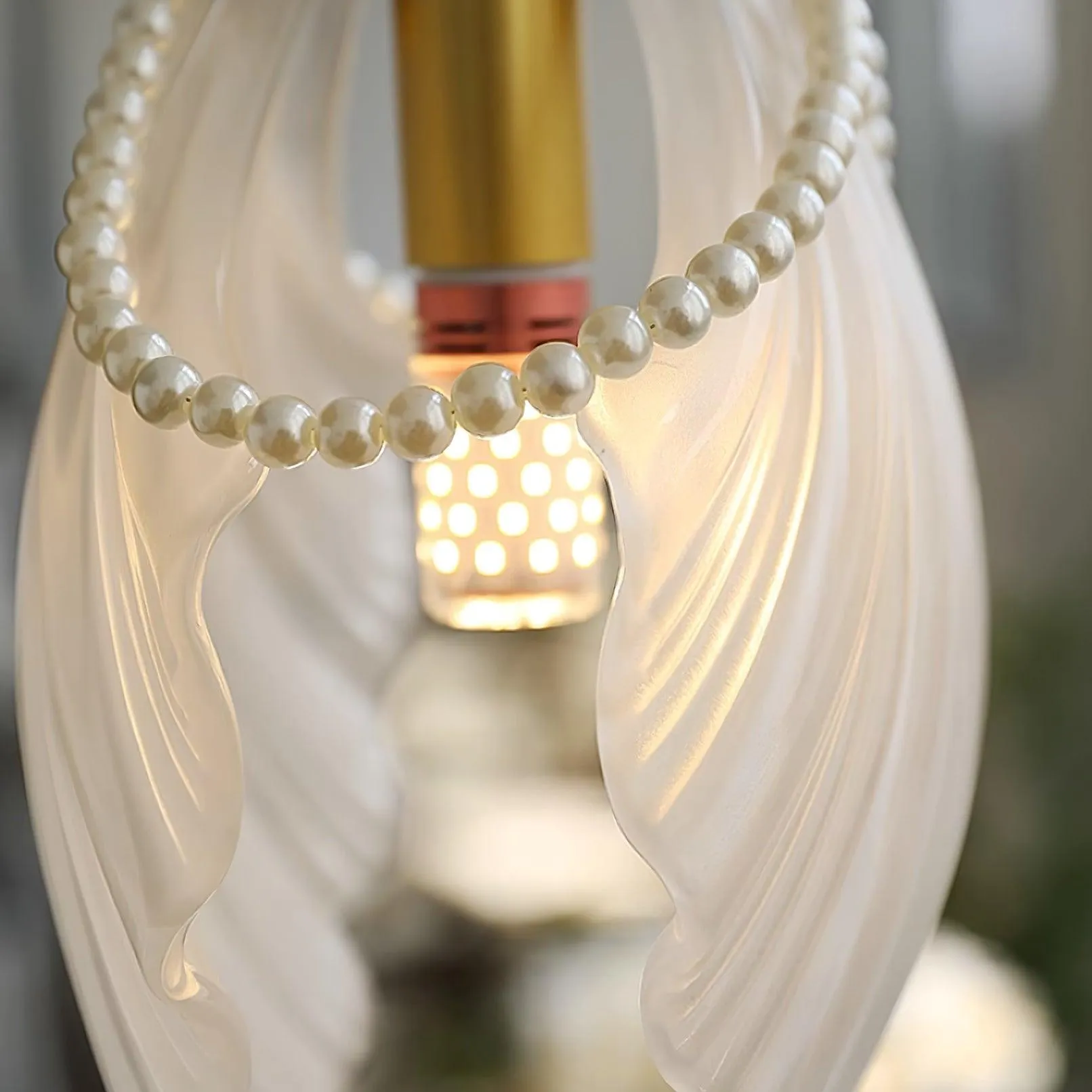 Pearl Shell Pendant Lamp 7.9″- 7.9″