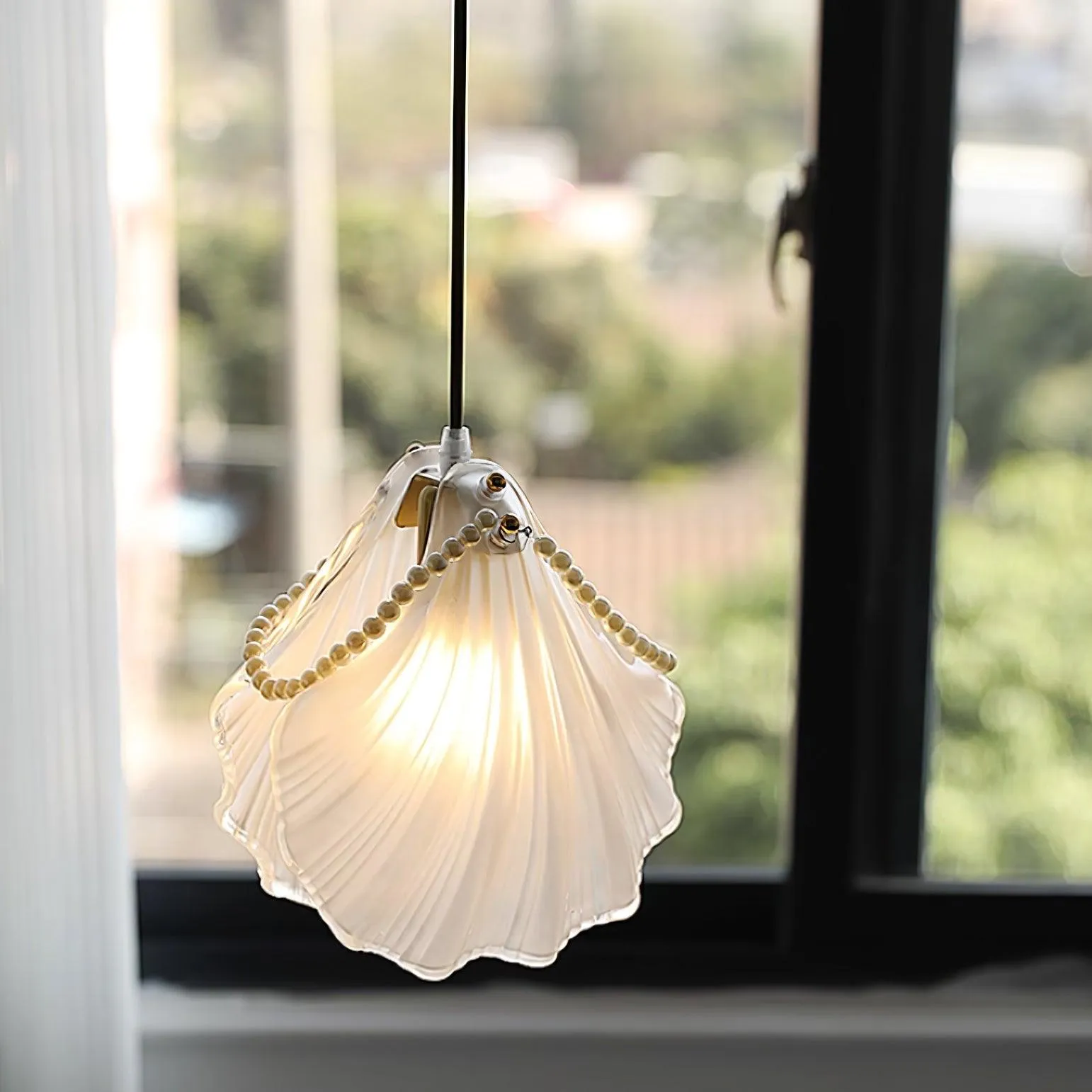 Pearl Shell Pendant Lamp 7.9″- 7.9″